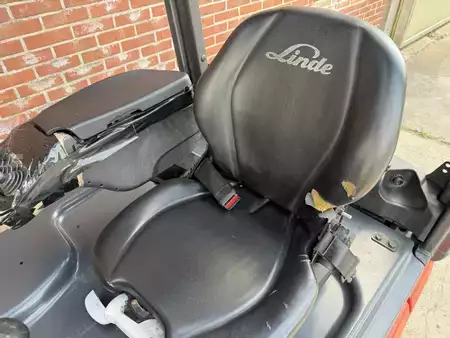 Eléctrico - 3 rodas 2017  Linde E16-02 (7)