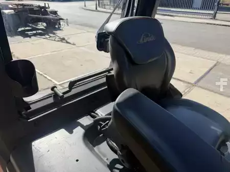 Sähkö - 4 pyör 2017  Linde E30R-01 (10)