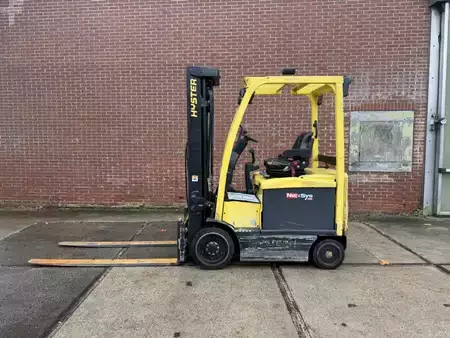 Carrelli elettrici 4 ruote 2017  Hyster E2.5XN MWB (6)