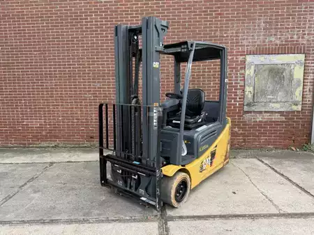 Carrelli elettrici 3 ruote - CAT Lift Trucks 2ET4000 (4)