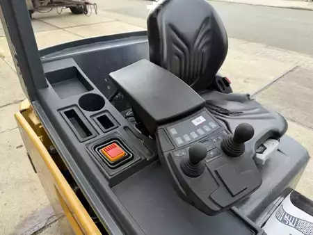 Carrelli elettrici 3 ruote - CAT Lift Trucks 2ET4000 (9)
