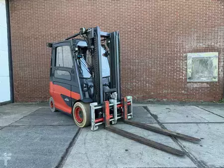 Elektromos 4 kerekű 2019  Linde E40HL-01/600 (1)