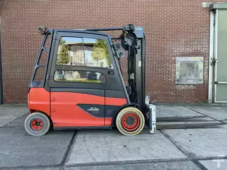 Elektromos 4 kerekű 2019  Linde E40HL-01/600 (2)