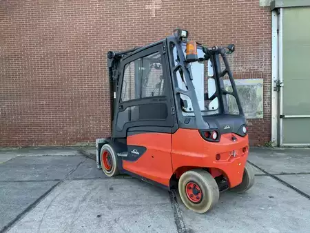 Elektromos 4 kerekű 2019  Linde E40HL-01/600 (3)
