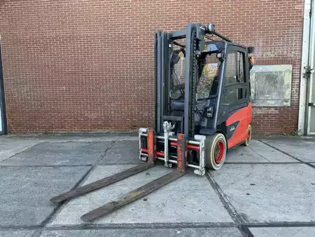 Elektromos 4 kerekű 2019  Linde E40HL-01/600 (4)