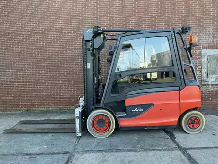 Elektromos 4 kerekű 2019  Linde E40HL-01/600 (5)