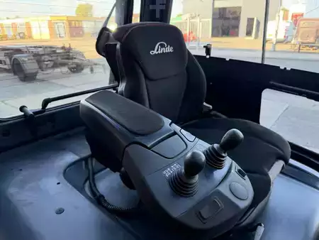 Elektromos 4 kerekű 2019  Linde E40HL-01/600 (8)
