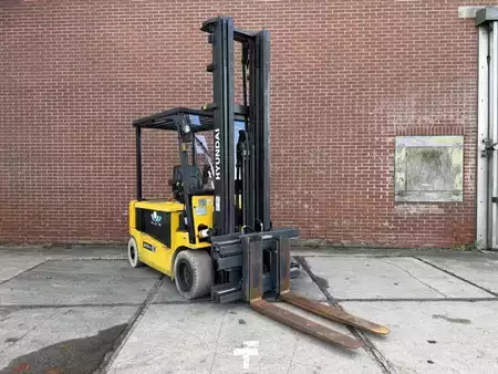 Elektro 4 Rad 2009  Hyundai 30BH-7 (1)