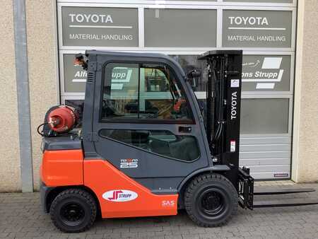 Gas gaffeltruck 2022 Toyota 02-8FGF25 (1)