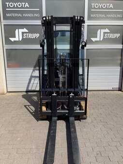 Elektrisk- 3 hjul 2023 Toyota 8FBEK18T (2)