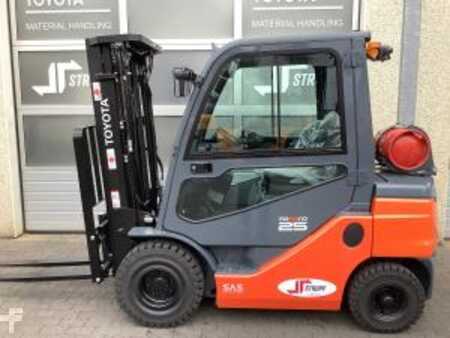 Gas gaffeltruck 2023 Toyota 02-8FGF25 (1)