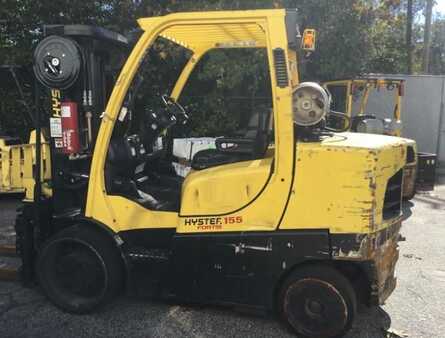 4 Wheels 2017  Hyster S155FT (1)