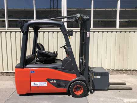 Elektryczne 3-kołowe 2016 Linde E20L-02 (1)