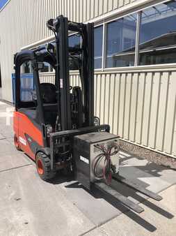 Elektryczne 4-kołowe 2016 Linde E20PHL-02 (3)