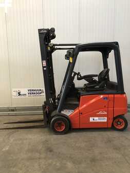 Elektryczne 4-kołowe 2013 Linde E20PH-01 (1)