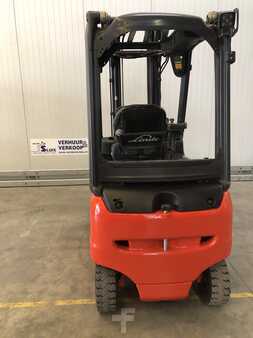 Elektryczne 4-kołowe 2013 Linde E20PH-01 (2)