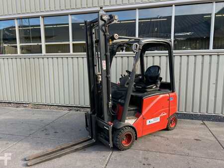 Elektryczne 4-kołowe 2007 Linde E20PH-01 (1)