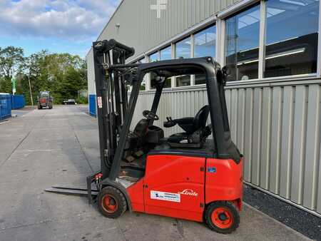 Elektryczne 4-kołowe 2007 Linde E20PH-01 (2)