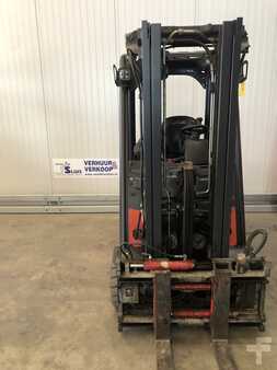 Elektryczne 4-kołowe 2016 Linde E20PHL-02 (2)