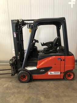 Elektryczne 4-kołowe 2016 Linde E20PHL-02 (1)