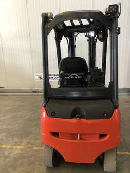 Elektryczne 4-kołowe 2016 Linde E20PHL-02 (3)