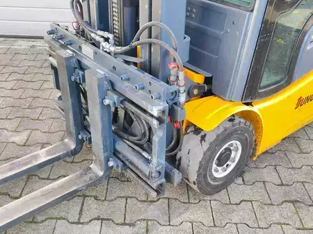 Elektro 3 Rad 2015  Jungheinrich EFG215 (2)