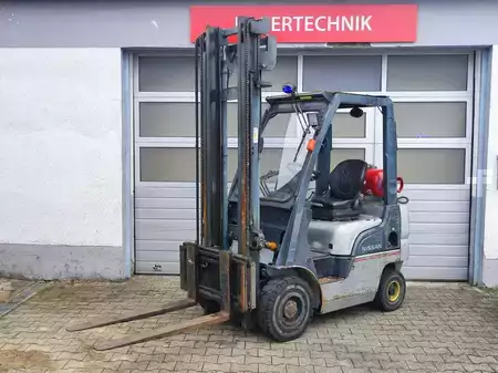 LPG Forklifts 2006  Nissan L01A15N (1)