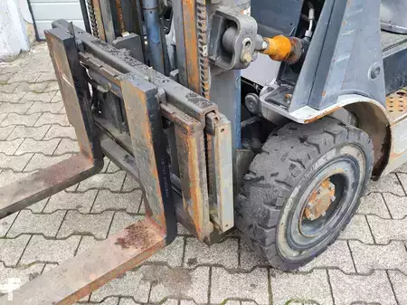 LPG Forklifts 2006  Nissan L01A15N (2)
