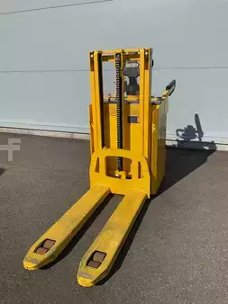 Stacker pedestre 2019 Stöcklin EDD 12-P (3)