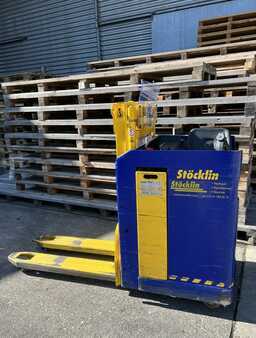 Apilador conductor sentado 2013 Stöcklin EFI 1600 A18 (1)