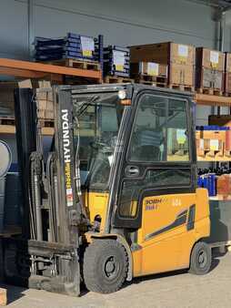 Electric - 4 wheels 2019  Hyundai 30BH-9 (1)