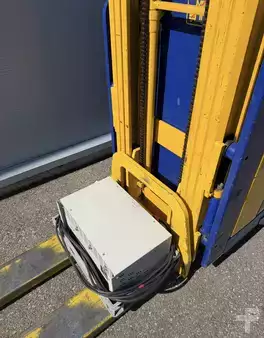 Stacker com assento 2004 Stöcklin EFI 1600 (3)