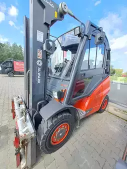 LPG Forklifts 2016  Linde H40T (1)