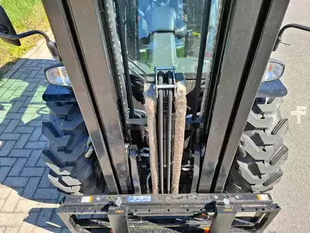 Dieselový VZV 2025  Manitou MC 25-4 D K  | 2025 | Closed cabin (10)