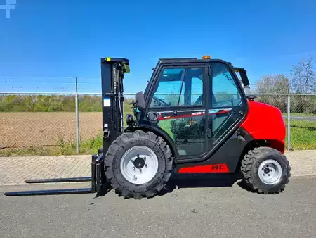 Dieselový VZV 2025  Manitou MC 25-4 D K  | 2025 | Closed cabin (4)