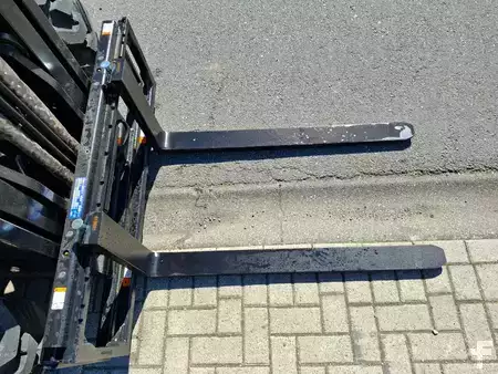 Dieselový VZV 2025  Manitou MC 25-4 D K  | 2025 | Closed cabin (9)