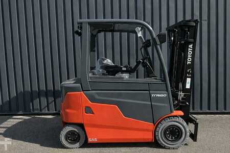 Eléctrico - 4 rodas 2024  Toyota Traigo 80 9FBM35T | 2024 (1)