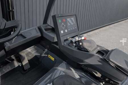 Eléctrico - 4 rodas 2024  Toyota Traigo 80 9FBM35T | 2024 (10)