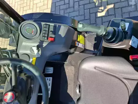 Dieselový VZV 2025  Manitou MC 25-4 D K | 2025 | Open cabin (13)