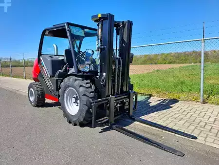 Dieselový VZV 2025  Manitou MC 25-4 D K | 2025 | Open cabin (2)