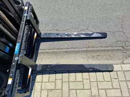 Dieselový VZV 2025  Manitou MC 25-4 D K | 2025 | Open cabin (9)