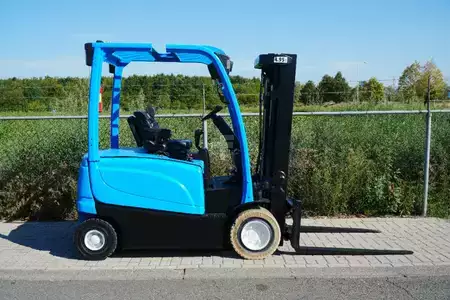 Sähkö - 4 pyör 2016  Yale ERP25VL | 2016 (3)