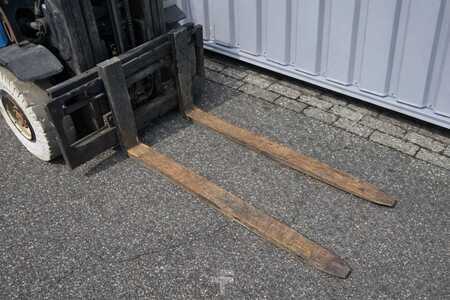 Dízel targoncák 2015  Yale GDP25 | 2015 (7)