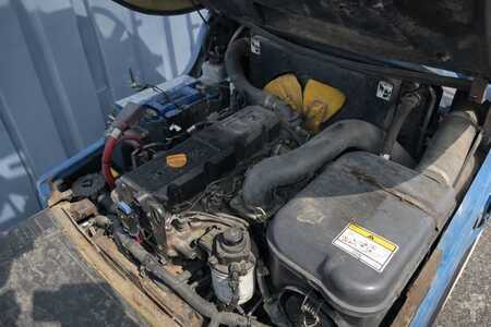 Dízel targoncák 2015  Yale GDP25 | 2015 (8)