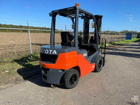 Wózki widłowe diesel 2022  Toyota 8 FD F 25 (6)
