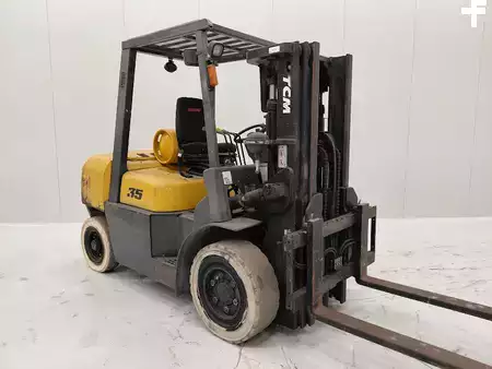 Gas truck 2012  TCM FG35T9 (3)