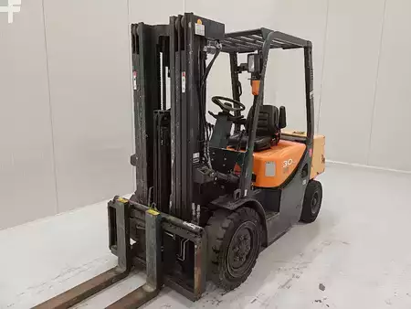 Dieseltruck 2018  Doosan D30G PLUS (1)