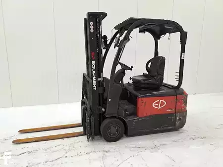Chariots électriques à 3 roues 2022  EP Equipment CPD20TV8 (1)