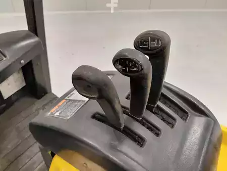 Eléctrica de 3 ruedas 2006  Yale ERP18ATF (6)