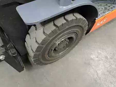 Empilhador a gás 2017  Toyota 02-8FGF15 (10)